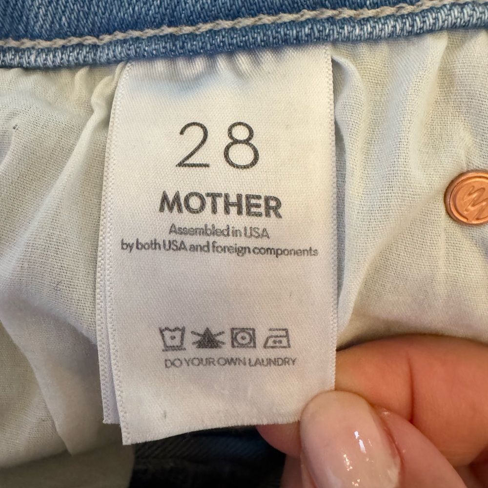 Barely worn MOTHER Denim mid rise dazzler jeans size 28 - Picture 3 of 8